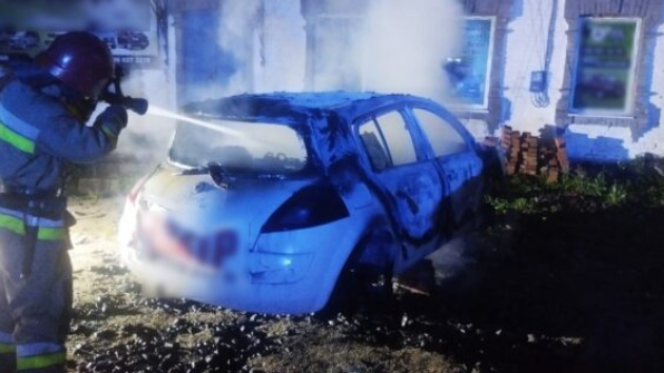 Фото до матеріалу: Пожежі на Первомайщині: рятувальники ліквідували займання авто та житлового будинку
