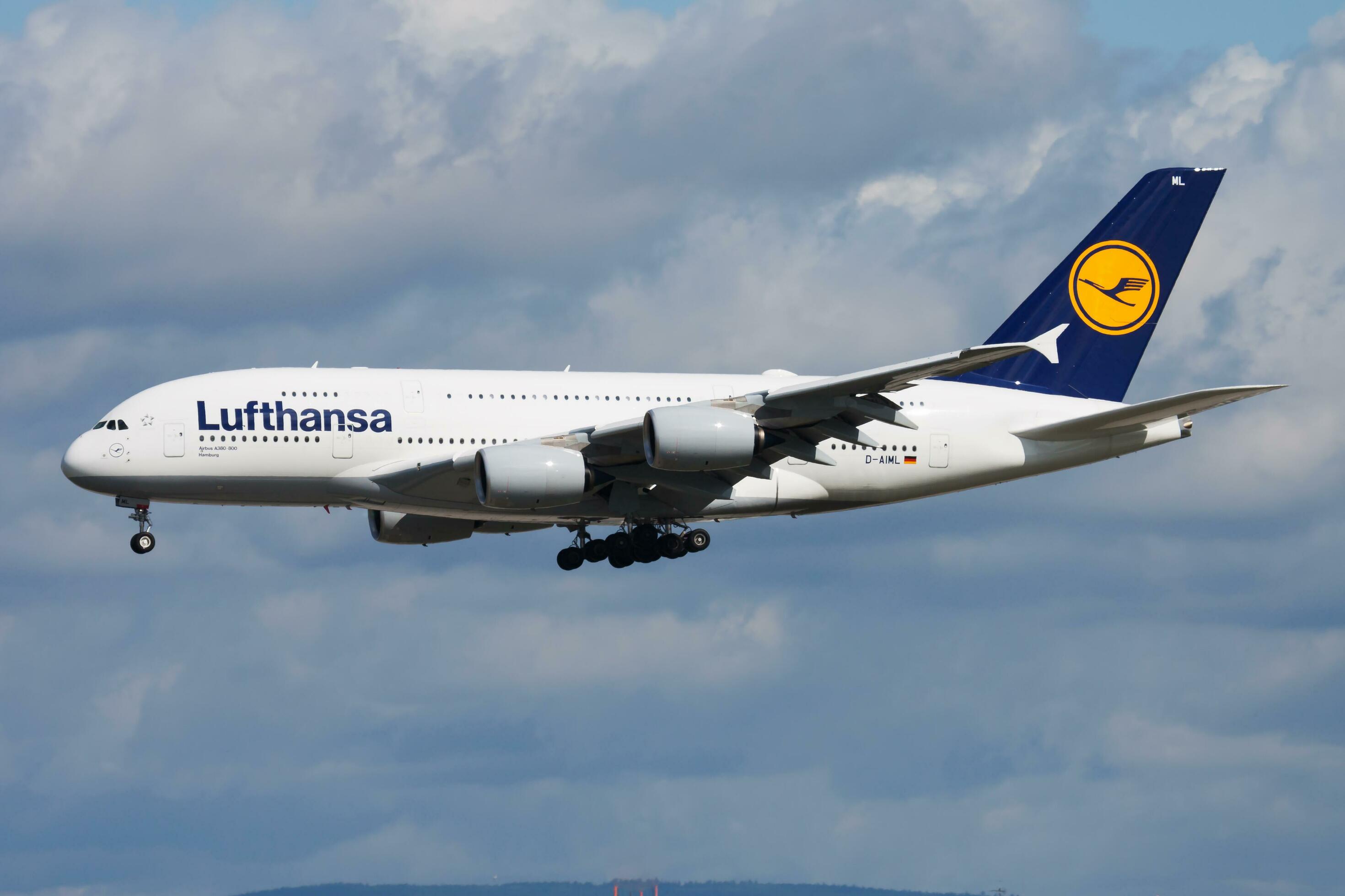 Фото до матеріалу: Lufthansa втратить майже 2 млрд євро прибутку через здорожчання пального