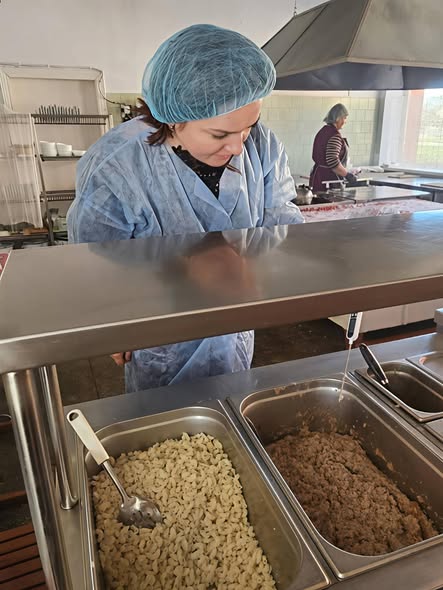 Фото до матеріалу: Понад 70% шкіл та садків Прикарпаття мають порушення в організації харчування