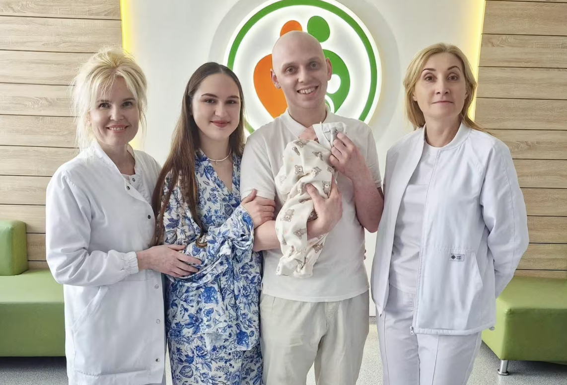 Фото до матеріалу: З'явилося нове відео з місця зруйнованої багатоповерхівки у Києві