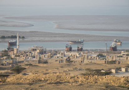 Фото до матеріалу: Близько 1600 суден стоять у заторі біля Ормузької протоки через безпекові ризики