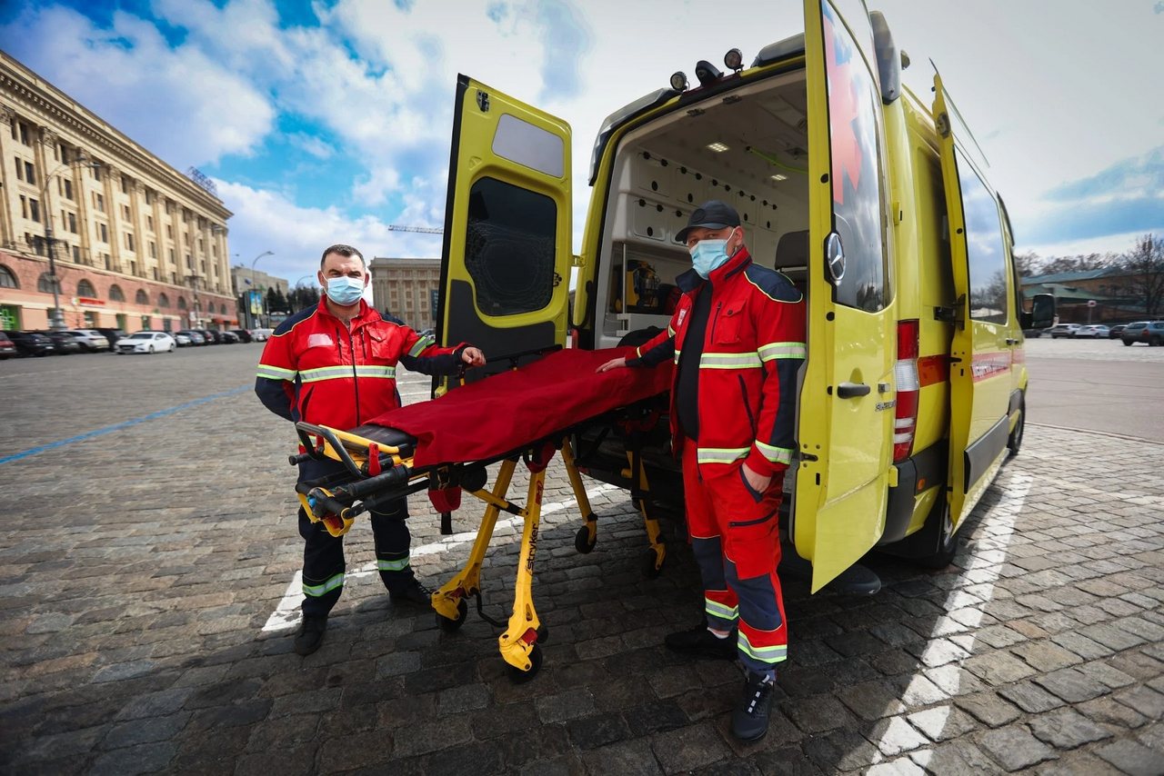 Фото до матеріалу: Термінове перевезення хворих у Києві: як організувати за 1 годину?