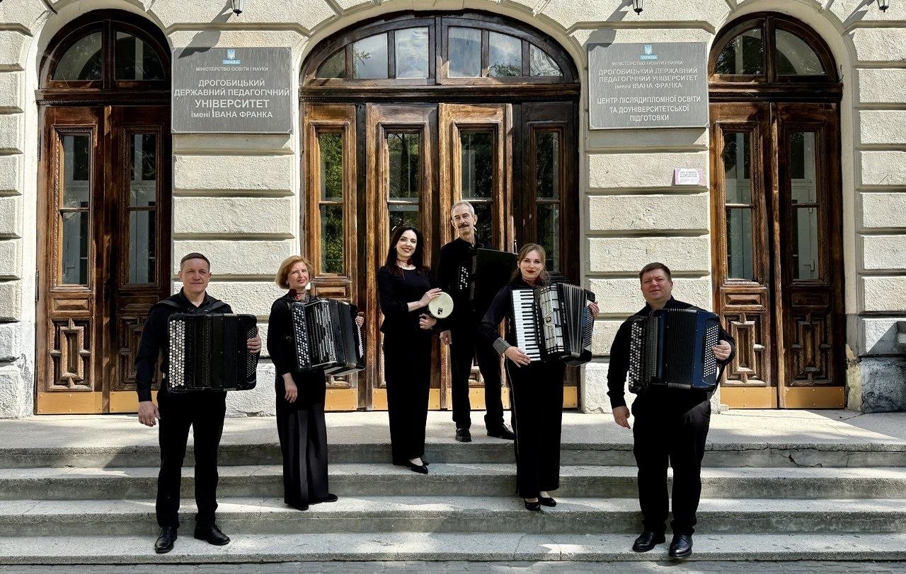 Фото до матеріалу: Викладачі Луцького педінституту здобули перемогу на міжнародному конкурсі в Дрогобичі