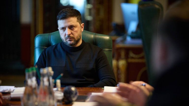 Фото до матеріалу: Зеленський визначив план виробництва 50 тисяч роботів для фронту у 2026 році