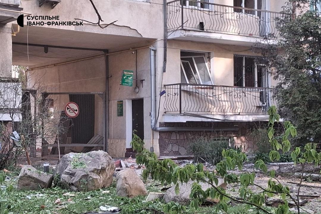 Фото до матеріалу: Нові фото з місця вибуху в Івано-Франківську: хто постраждав і що сталося