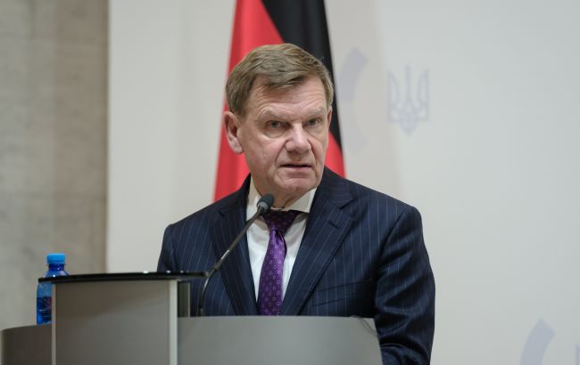 Фото до матеріалу: Німеччина не евакуює посольство з Києва: відповідь на погрози Росії