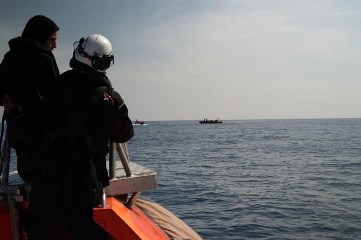 Фото до матеріалу: Судна Лівії обстріляли гуманітарний корабель Sea-Watch 5