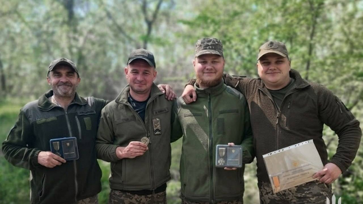 Фото до матеріалу: У Кривому Розі урочисто нагородили піхотинців 17 ОВМБр за мужність