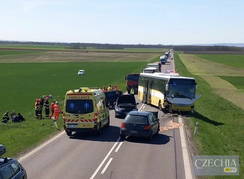 Фото до матеріалу: У Чехії зменшилась статистика смертельних ДТП за квітень — Українці в Чехії
