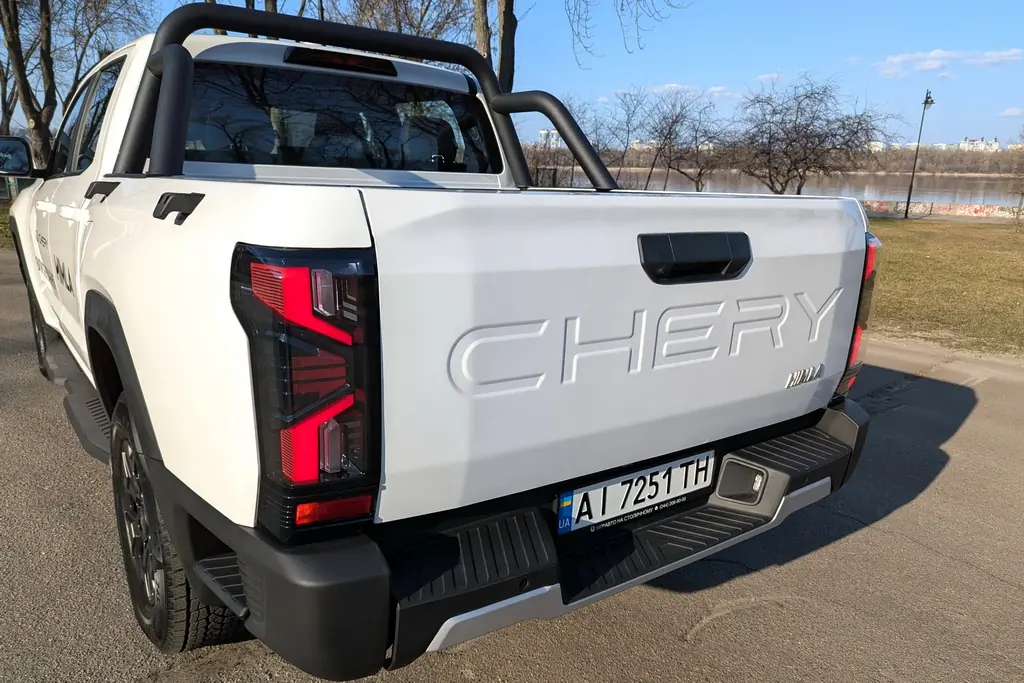 Фото до матеріалу: Чому Chery Himla називають найдоступнішим пікапом в Україні: огляд і тести