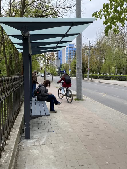 Фото до матеріалу: Новий сучасний павільйон з'явився на вулиці Мазепи в Івано-Франківську