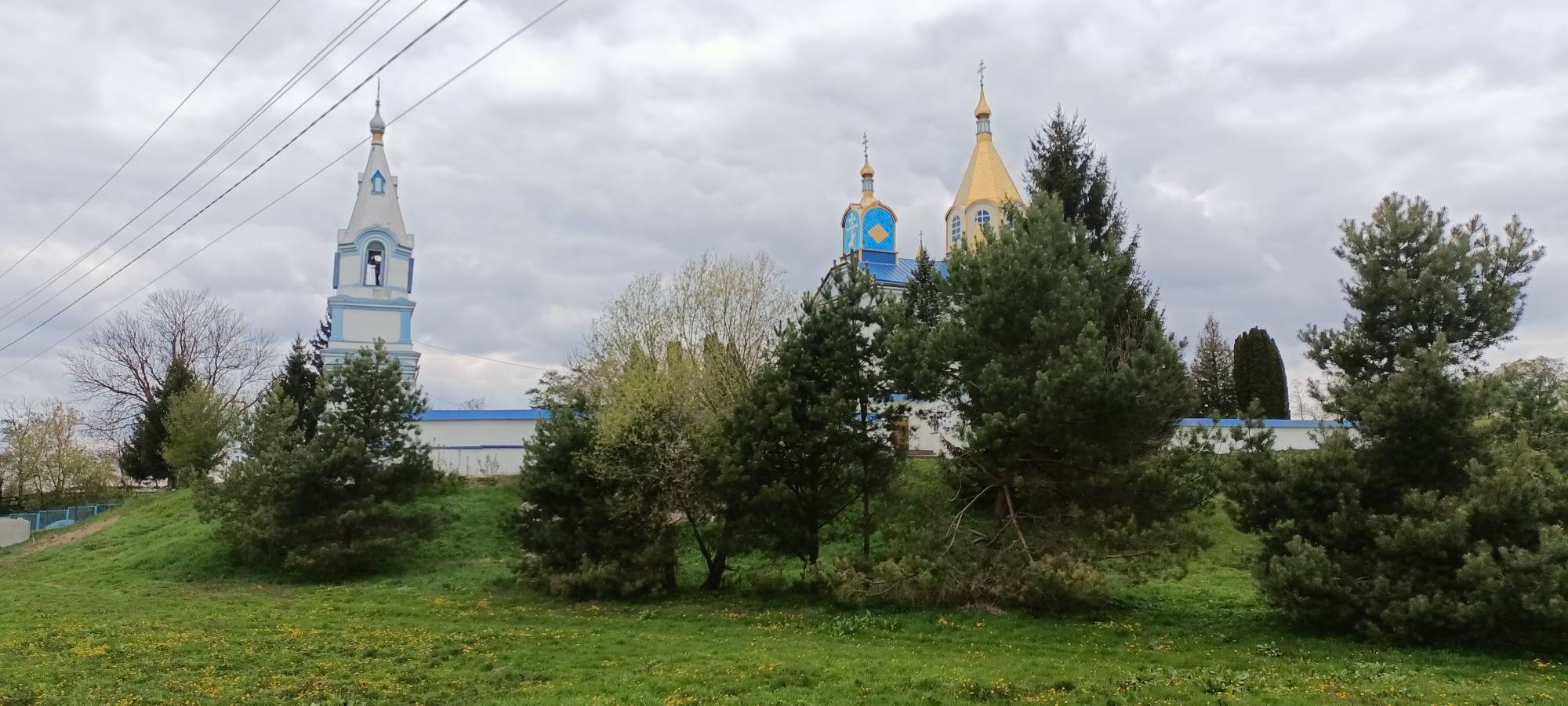 Фото до матеріалу: Підгайцівська громада провела в останню дорогу захисника України Миколу Андрійчука