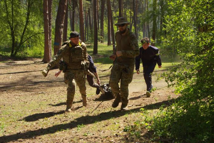 Фото до матеріалу: Перша група студентів на Черкащині отримала сертифікати з національного спротиву