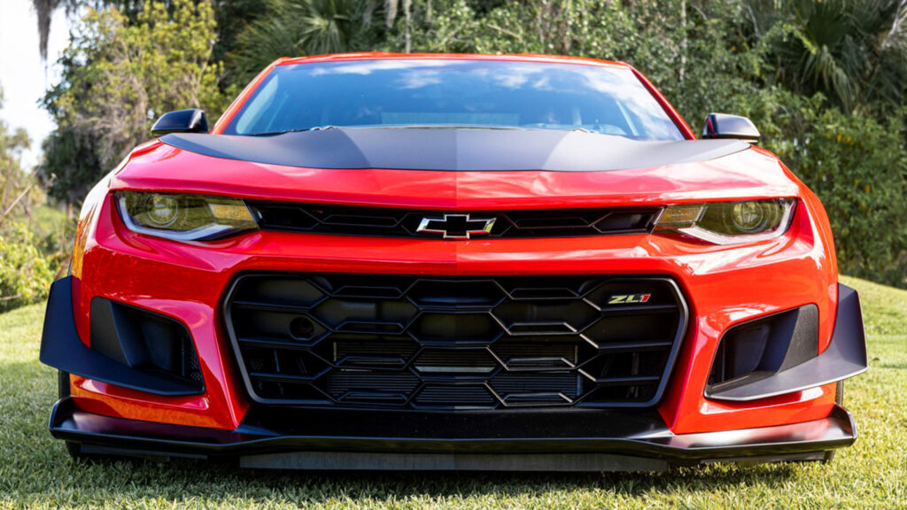 Фото до матеріалу: Власник Camaro заробив $36 000 на перепродажі ZL1 за два місяці