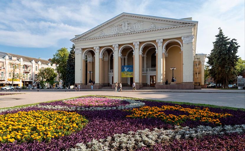 Фото до матеріалу: Що подивитися в театрі Гоголя у травні: повна афіша прем'єр та класики