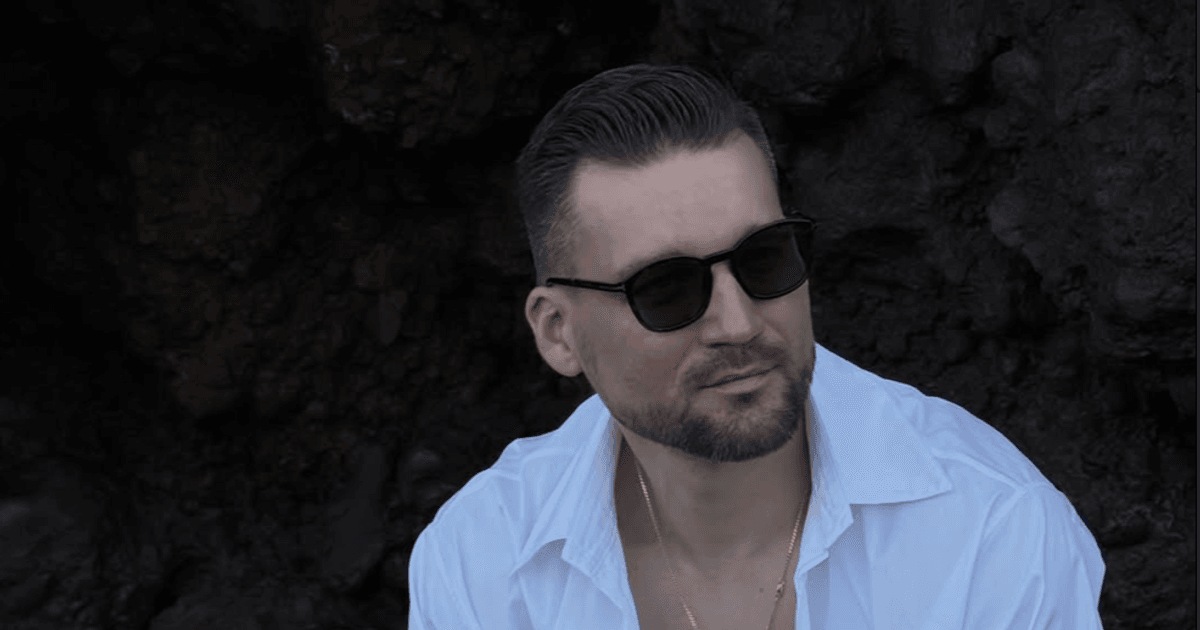 Фото до матеріалу: Юрій Савранський розповів, як законно виїхав з України на Канари