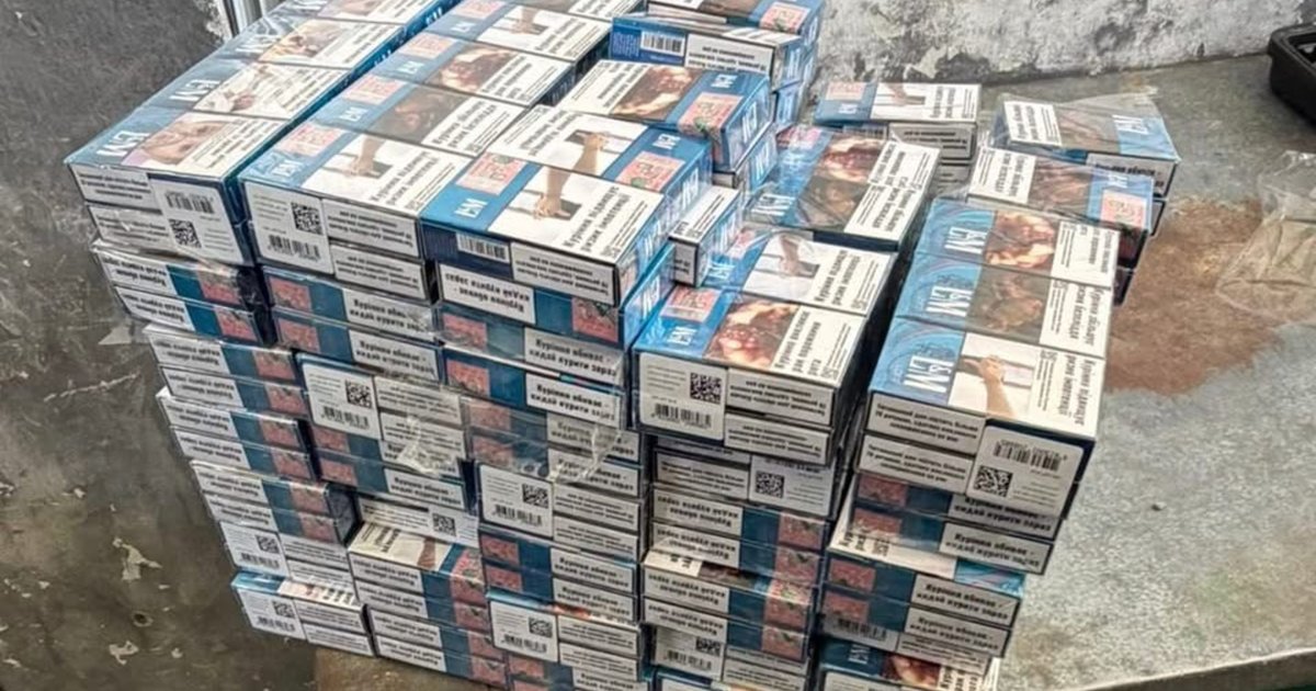Фото до матеріалу: Львівські митники виявили партії прихованих сигарет під подвійним дахом та у «запасці»