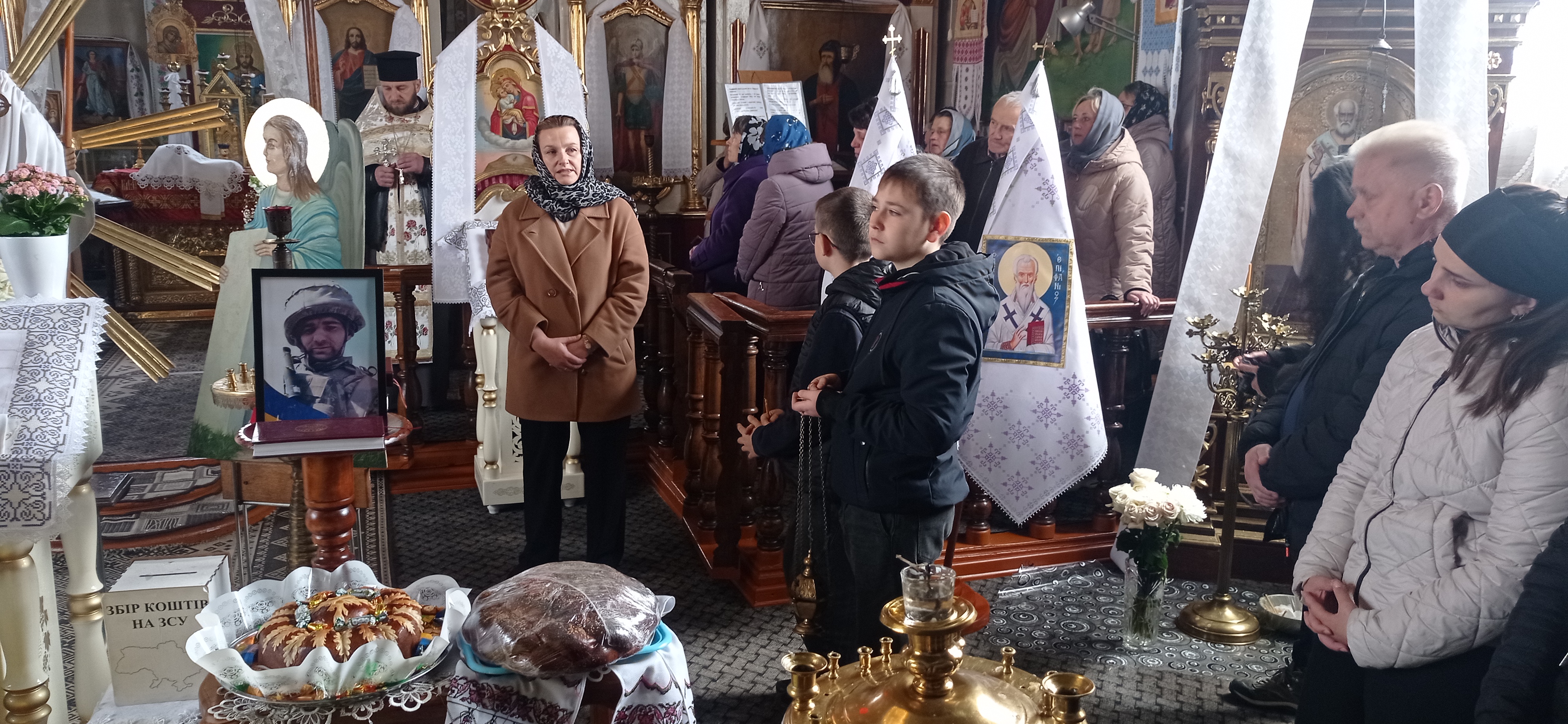 Фото до матеріалу: Прощання з героєм: в Оженині поховали Михайла Куглера, який загинув на Запоріжжі
