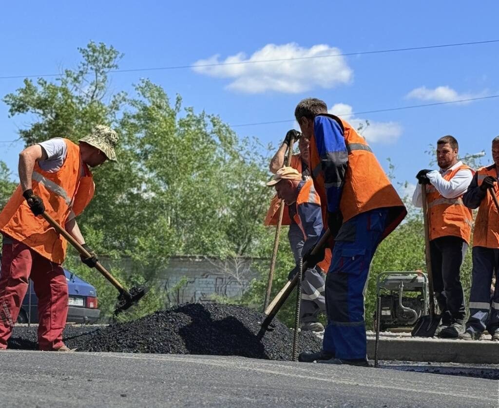 Фото до матеріалу: На Прибережній магістралі облаштовують безпечніші умови для пішоходів
