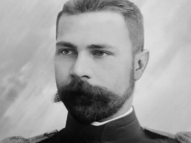 Фото до матеріалу: У Володимирі мешканець засипав річку сміттям