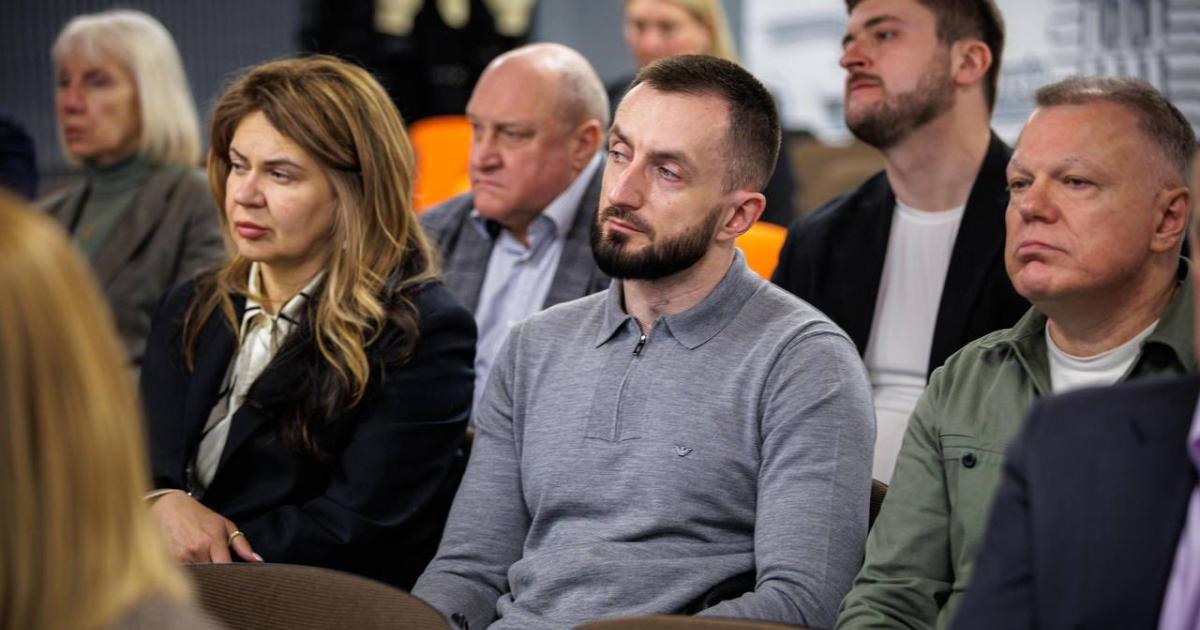 Фото до матеріалу: У харківських університетах нічим платити підвищену зарплату викладачам