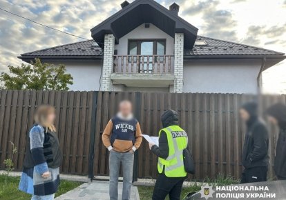 Фото до матеріалу: Масові обшуки в 16 ТЦК: поліція викрила корупцію на 92 мільйони гривень