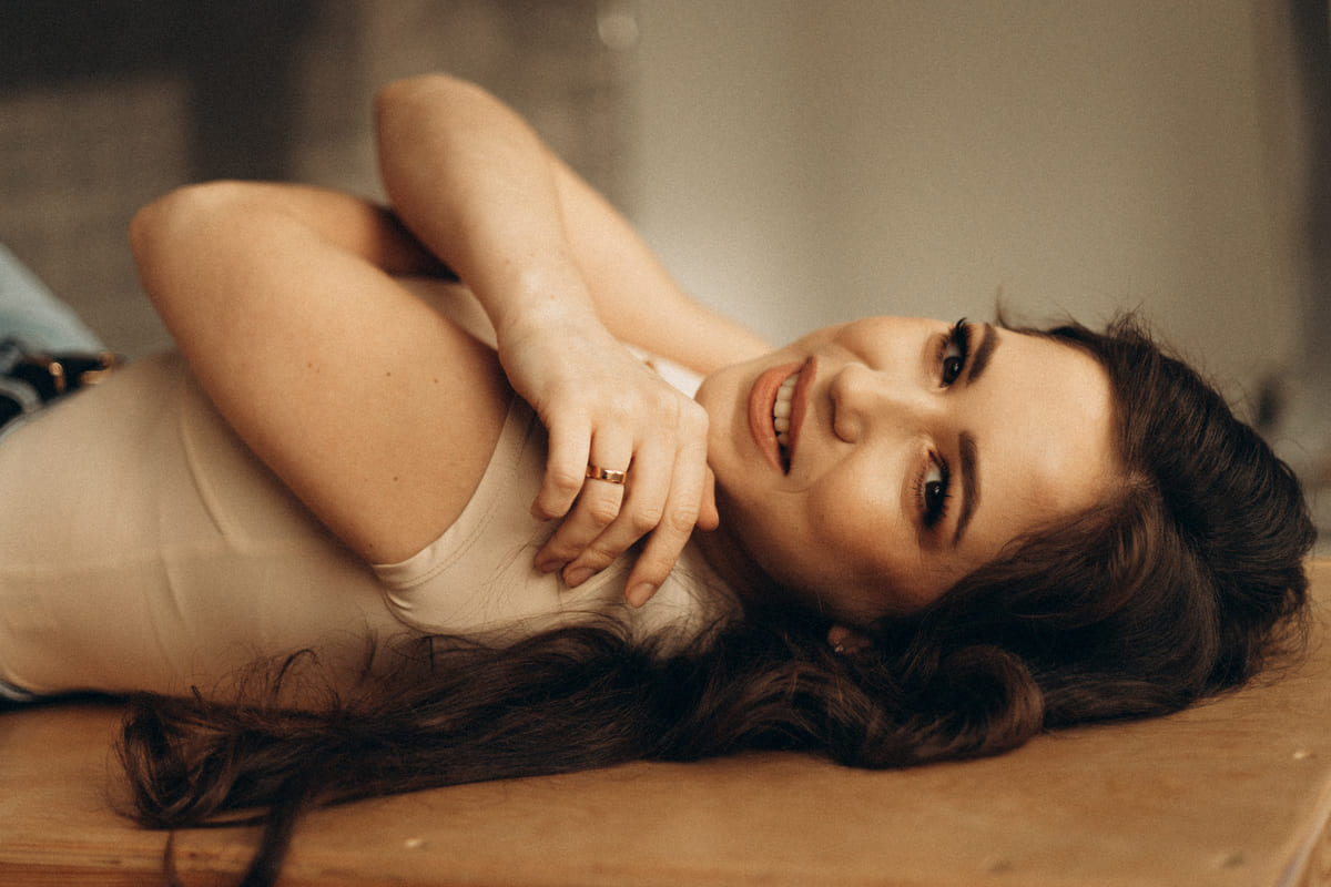 Фото до матеріалу: VYNOHRADOVA випустила новий сингл «Please love me» — пісня, що могла бути на Євробаченні