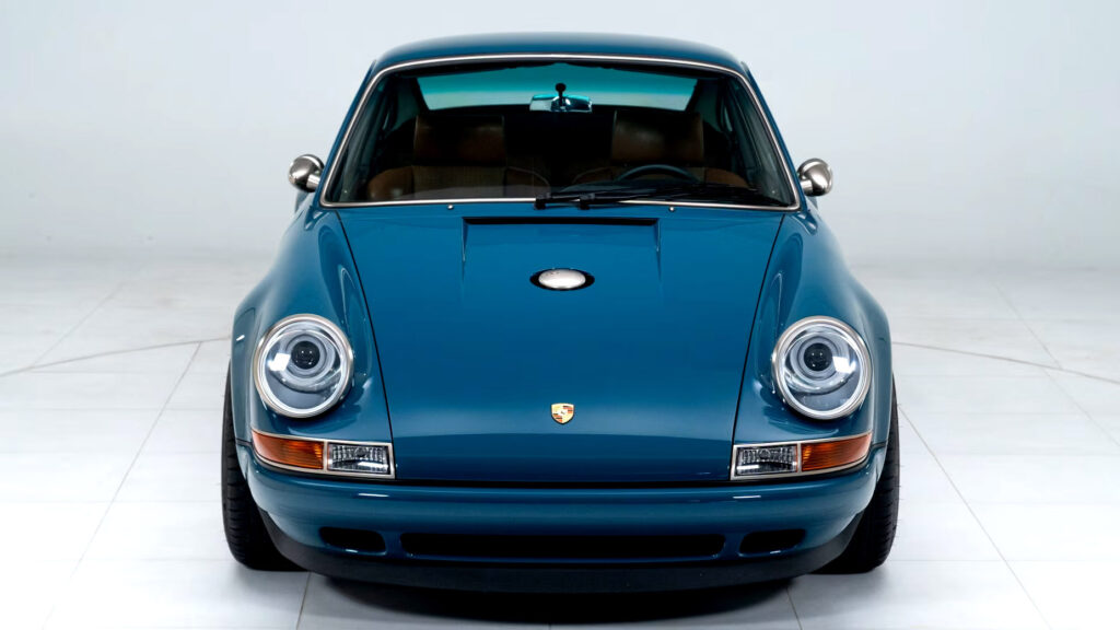 Фото до матеріалу: Унікальний Singer 911 на аукціоні: ціна перевищує 1,2 мільйона доларів