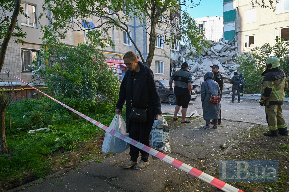 Фото до матеріалу: Київ під масованою атакою: 24 загиблих, пожежа в Дніпровському районі