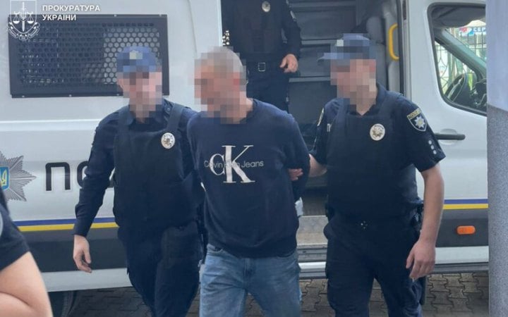 Фото до матеріалу: Чоловіка, який погрожував ножем 13-річній дівчині, взяли під варту у Львові