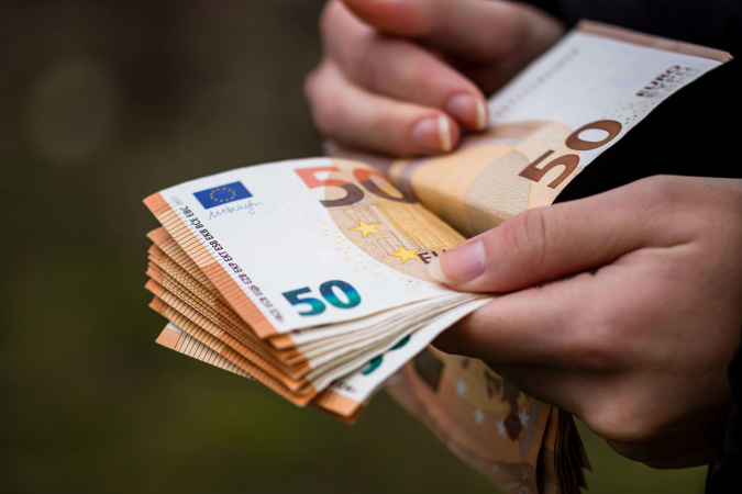 Фото до матеріалу: ТОП-5 банків для отримання валюти готівкою під час війни