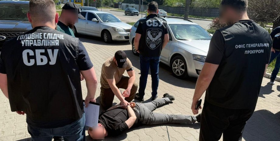 Фото до матеріалу: Начальника Житомирського ТЦК затримали на хабарі: він вимагав гроші за "непризов" працівників бізнесу