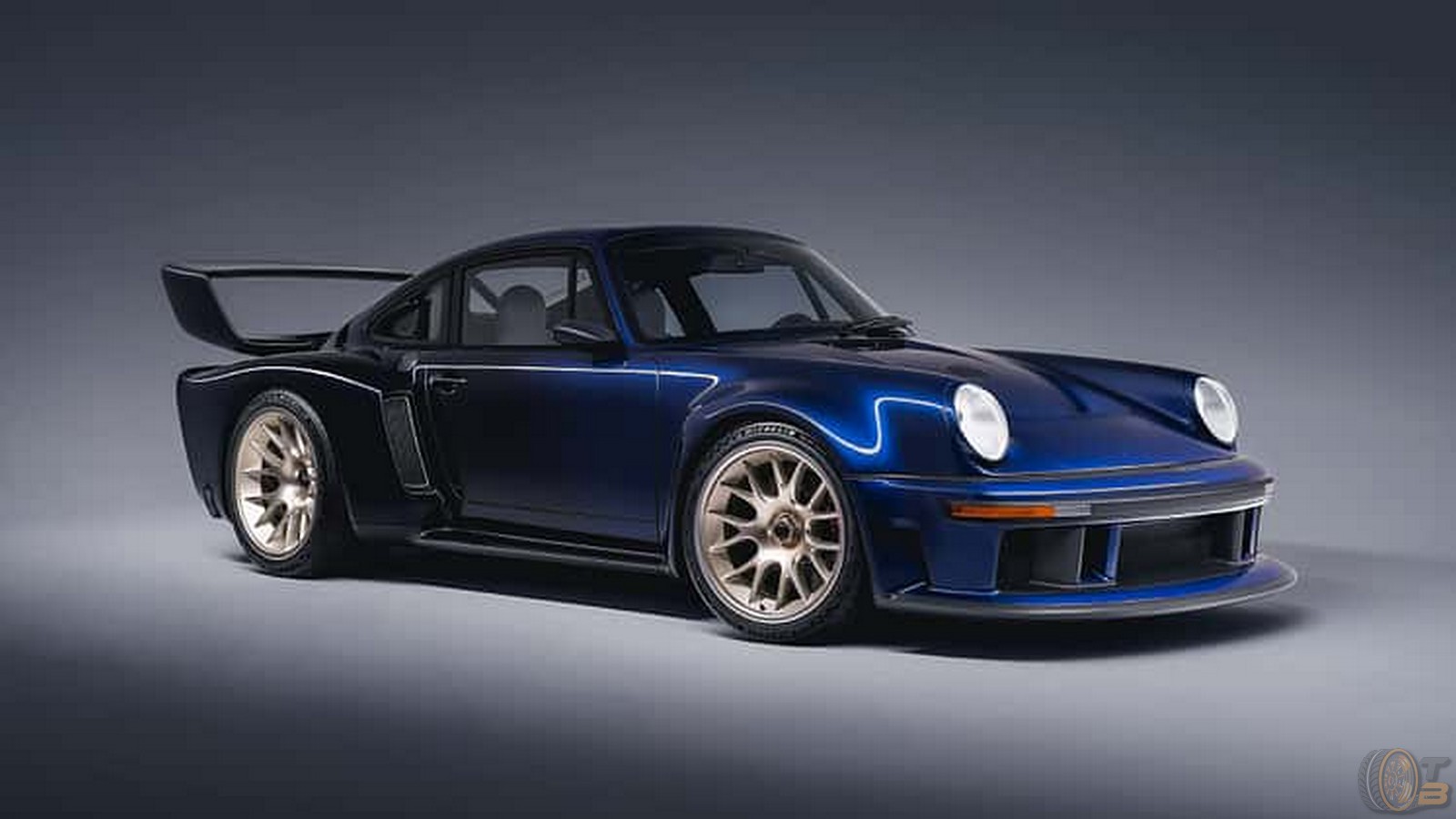 Фото до матеріалу: Singer створив унікальний Porsche 964 на стероїдах (фото)