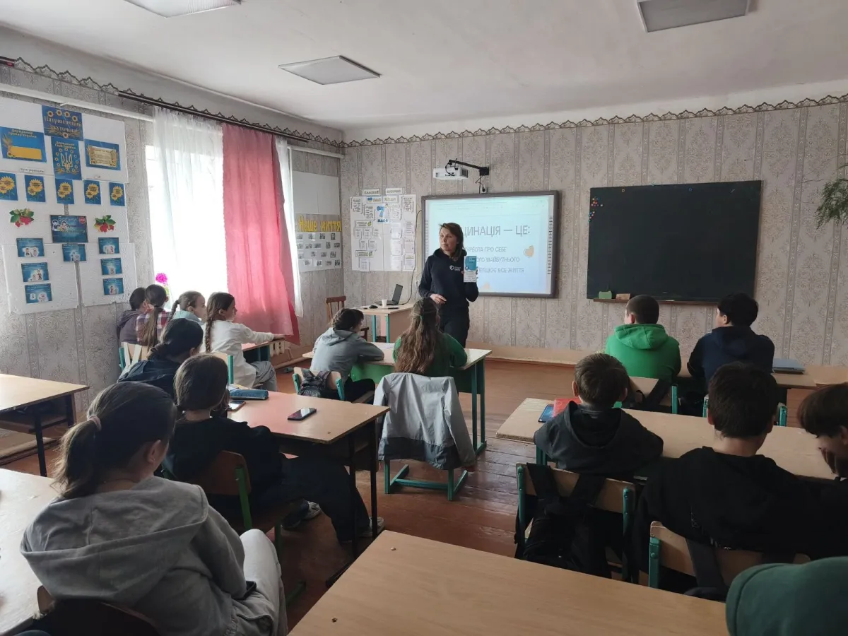 Фото до матеріалу: Фахівці з Острога розповіли учням Українківської гімназії про вакцинацію проти вірусу папіломи людини