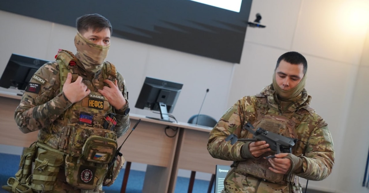 Фото до матеріалу: Студенти з окупації підписують контракт до військ безпілотних систем РФ безпосередньо у деканатах