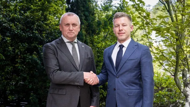 Фото до матеріалу: Петер Мадяр запропонував зустріч із Зеленським у Береговому: обговорення прав угорської меншини