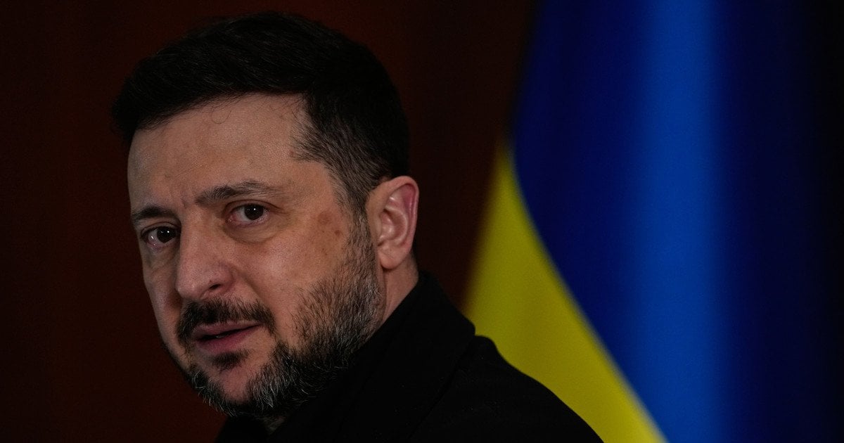 Фото до матеріалу: ЗСУ знищили носій ракет «Калібр» у порту Приморськ: Зеленський про наслідки атаки