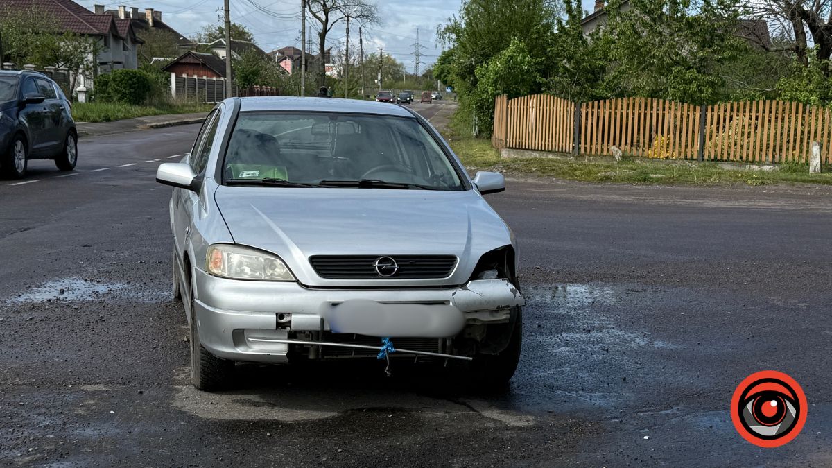 Фото до матеріалу: ДТП у Калуші: два авто зіткнулися на перетині Долинської та Окружної, постраждалих немає