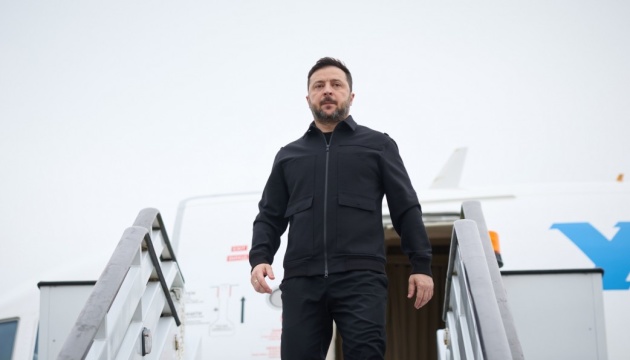 Фото до матеріалу: Президент Зеленський прибув до Єревана на саміт Європейської політичної спільноти