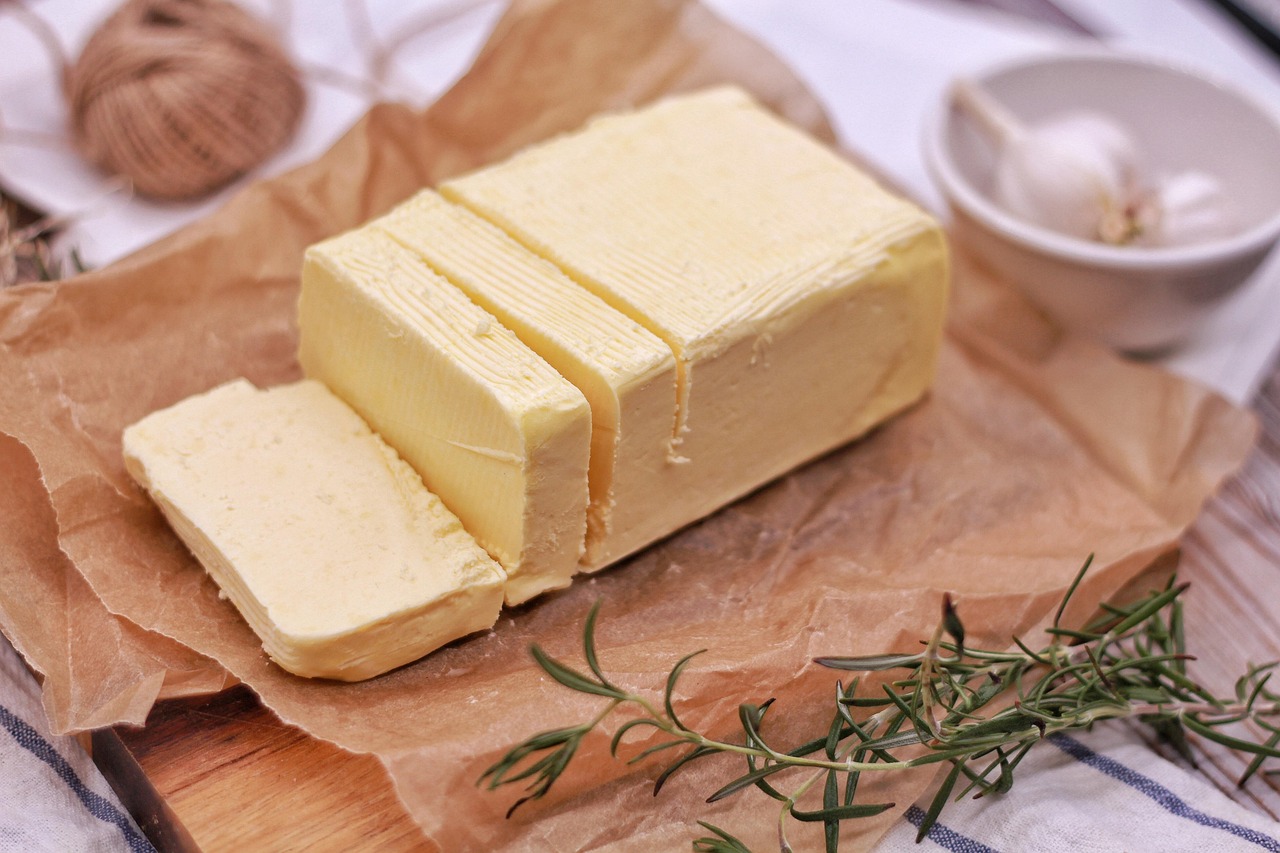 Фото до матеріалу: Молоко дорожчає повільніше за інші продукти: що кажуть експерти про ціни у 2026 році