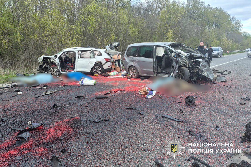 Фото до матеріалу: Трагедія на Звенигородщині: у ДТП загинули двоє військових та цивільний