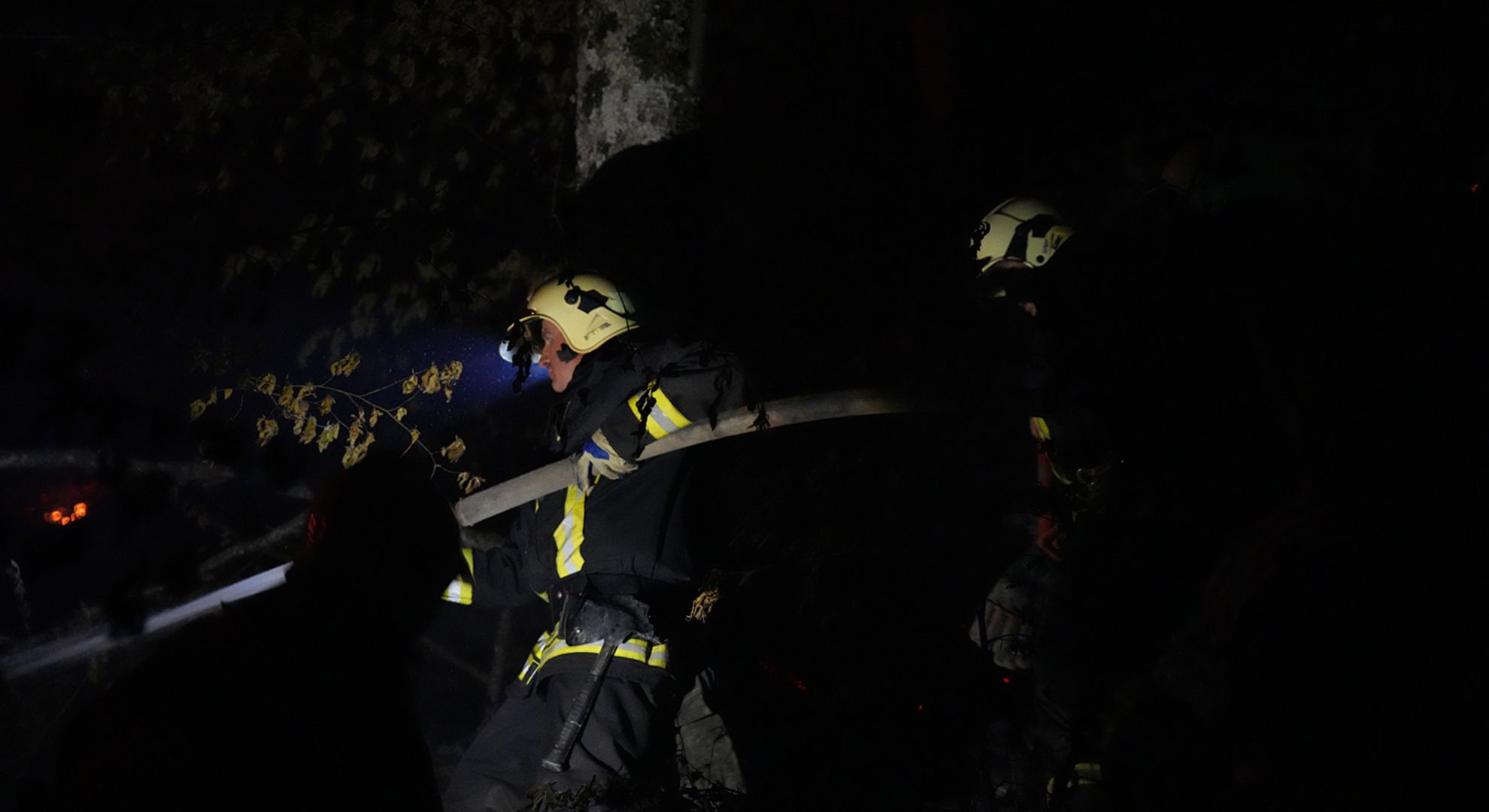Фото до матеріалу: Лісова пожежа в Карпатах: горить урочище Кілиця, площа займання сягає 75 гектарів