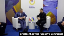 Фото до матеріалу: Через кілька днів після телефонних переговорів Зеленський зустрівся з Фіцо у Єревані