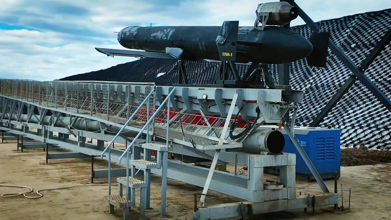 Фото до матеріалу: Радник Зеленського назвав російський дрон "Герань-5" жалюгідною копією