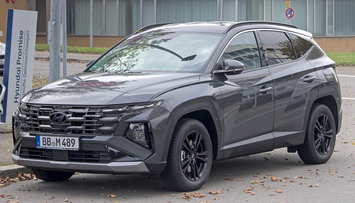Фото до матеріалу: Японські кросовери лідирують на українському ринку: Toyota RAV4 обрала кожна п'ята родина