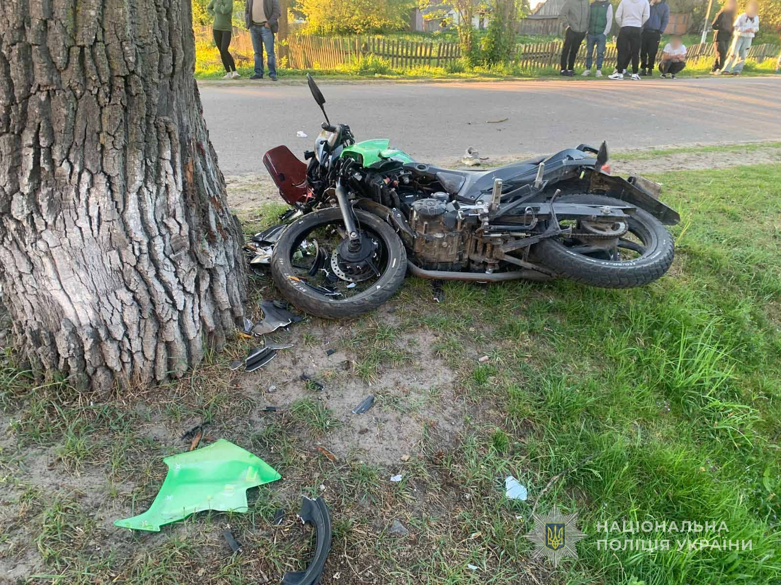 Фото до матеріалу: У селі Видерта загинули двоє мотоциклістів: водій не мав посвідчення