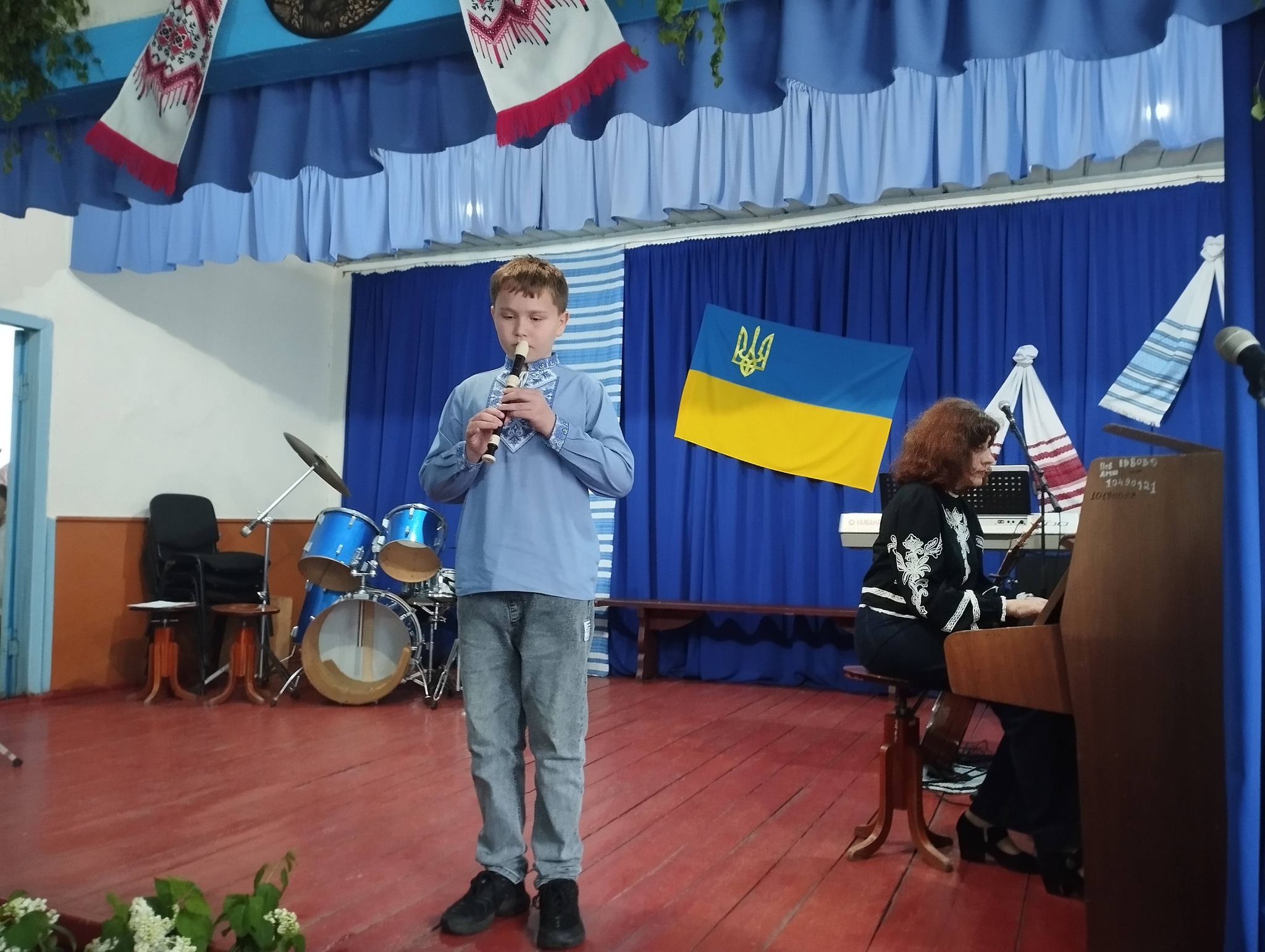 Фото до матеріалу: У Поворську відзначили День матері: концерт, нагороди та хвилину мовчання