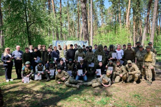Фото до матеріалу: Студенти Черкас отримали перші сертифікати з національного спротиву