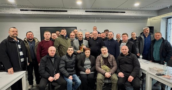 Фото до матеріалу: Віктор Єленський виступив перед військовими капеланами у Києві