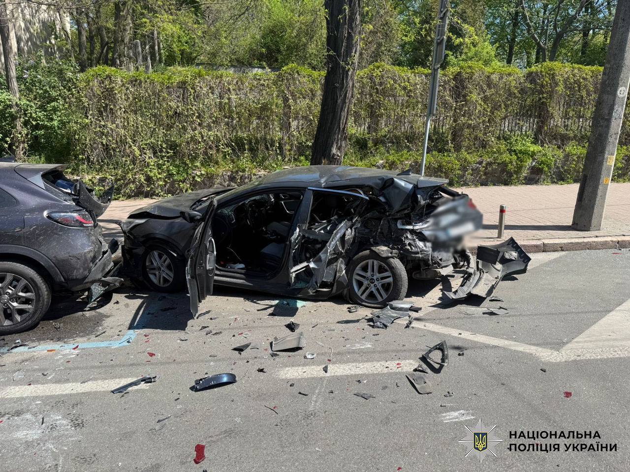 Фото до матеріалу: П'яний водій Maserati влаштував масову ДТП в Києві, тікаючи від поліції: є постраждалий